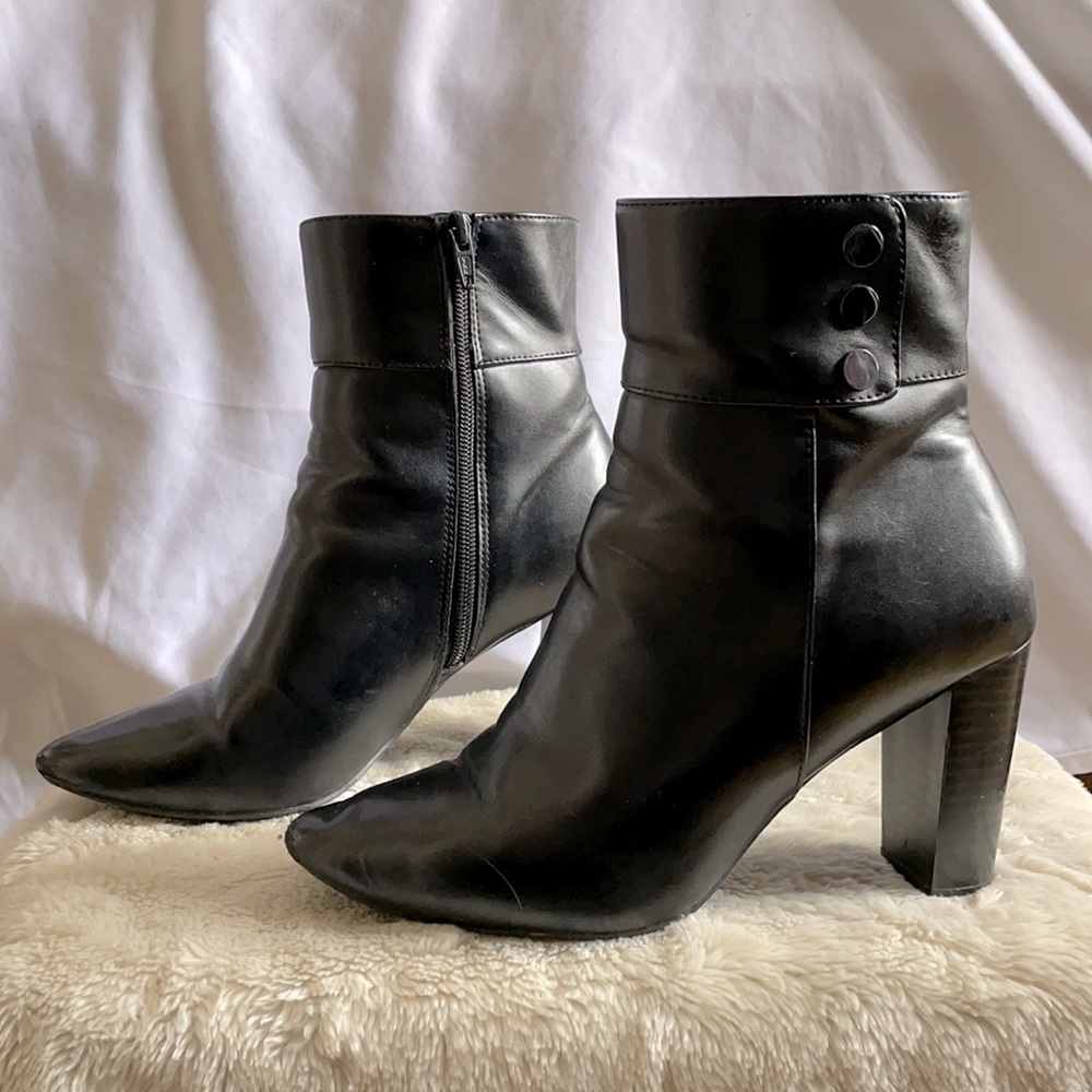 Jones New York Signature Booties 7.5